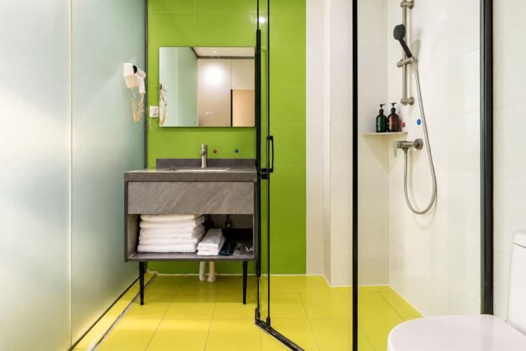 Bathroom 3, Heyi Express Hotel (Zhuhai Baijiao Science Park Doumen Bus Terminal), Zhuhai
