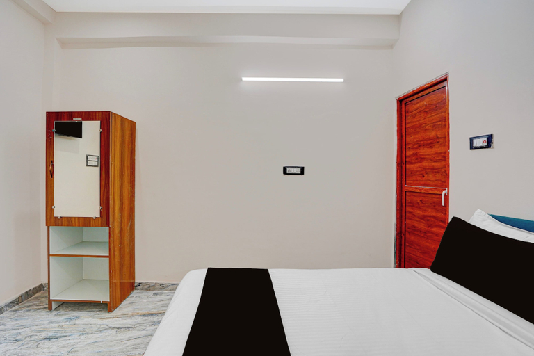 Room 2, OYO 840189 Vijay Shree Marriage Hall, Gopalganj
