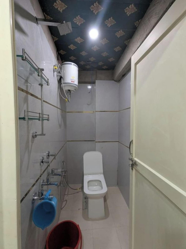 Bathroom 2, Hotel The Royal Crown, Faizabad