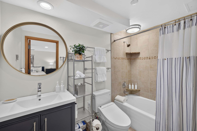 Bathroom 3, Charter Ski In Ski Out 2BR, Eagle