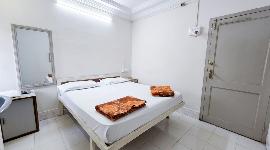 Room 5, Hotel Manali-Morbi, Morbi