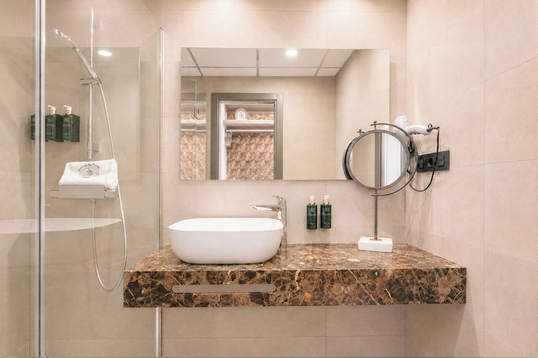 Bathroom 4, Aparthotel Spa del Palacete, Historic Center, Málaga