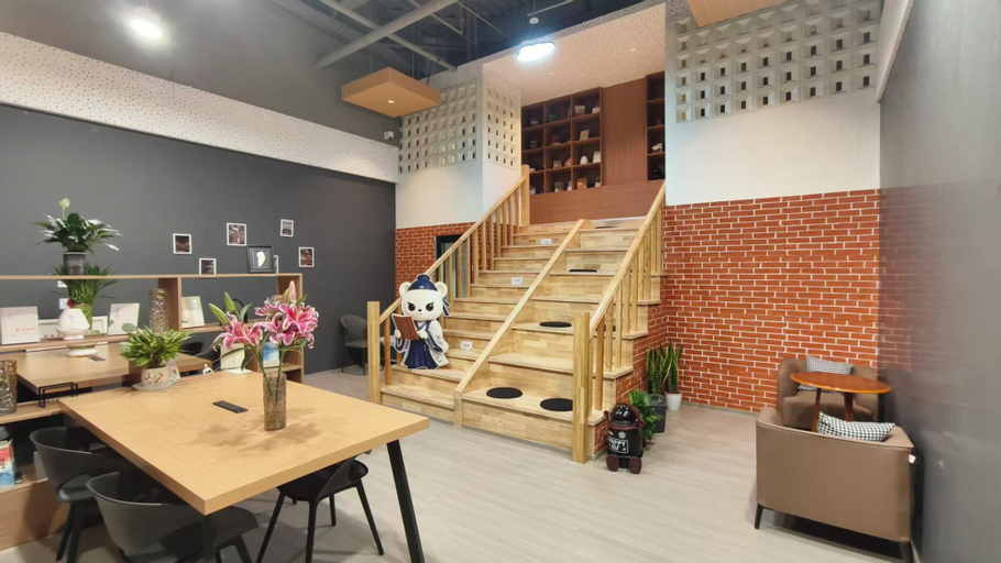 Lobby 4, DRIFTING BEAR HOTEL- Sijiqing Qiao Metro, Beijing