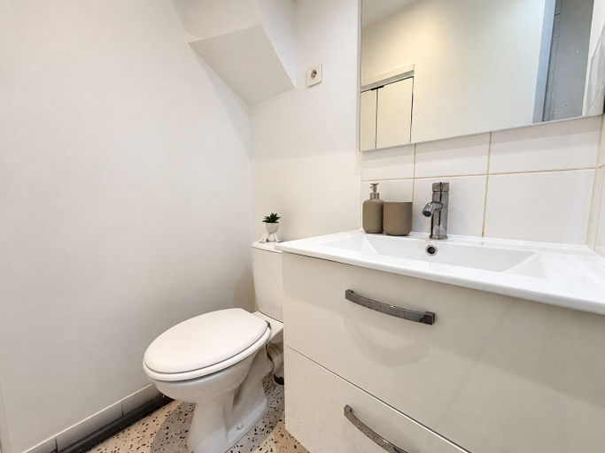 Bathroom 4, Charmant Studio au Cœur de Montmartre, Paris