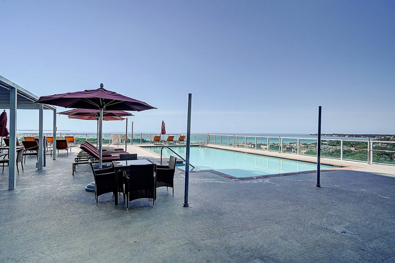 Sport & Beauty 2, Stylish Studio at Hotel Arya King Bed, Full Kitchen + City View Balcony, Miami-Dade