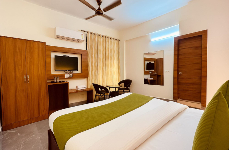 Room 2, Hotel Yash IGI Airport, Delhi