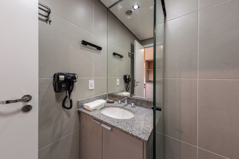 Bathroom 5, Cabrini by Bhomy, São Paulo