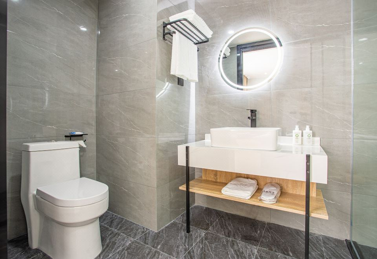 Bathroom 3, GreenTree Inn (Chuxiong Xianren Ancient Town Shop), Chuxiong Yi