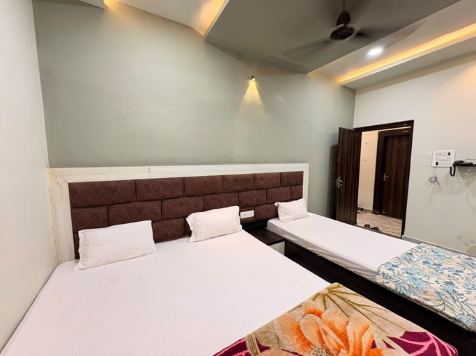 Room 3, Shivala grand guest House Varanasi, Varanasi