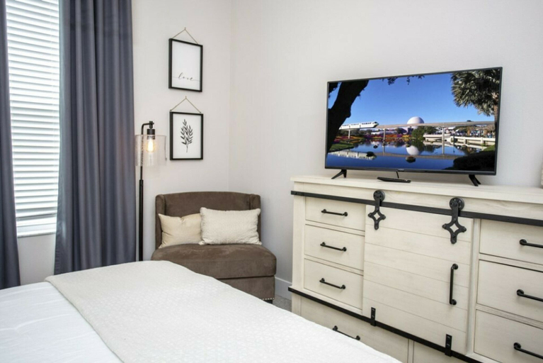 Room 2, 5BR Harry Potter Townhouse 15 min to Disney, Osceola
