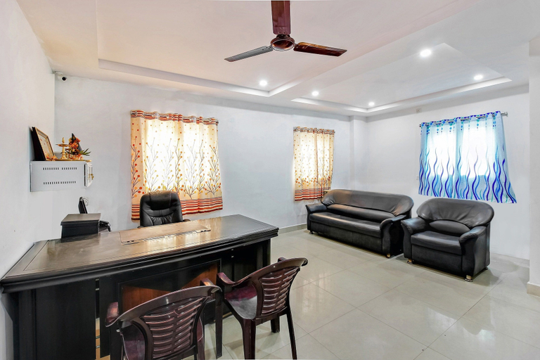 Lobby 4, Super Hotel O Golden Hive Madhapur Near, Hyderabad