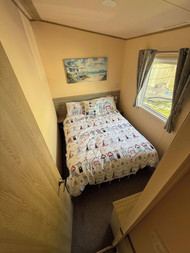 Room 4, Static Caravan Sleeps 6 Close to Amenities, Essex
