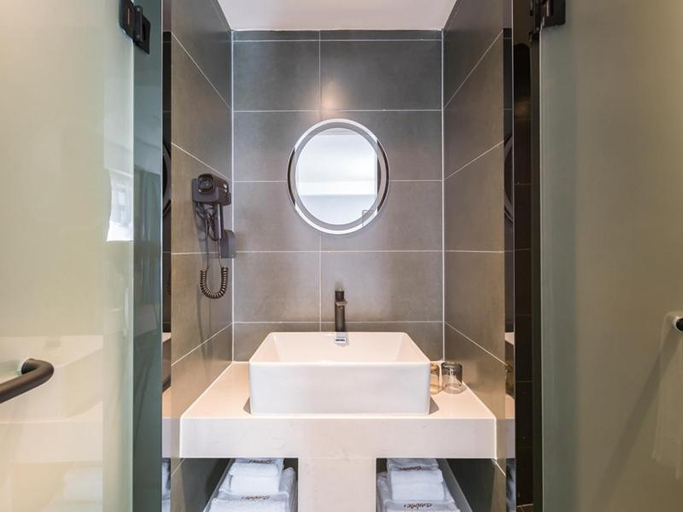 Bathroom 3, FERONIA Hotel Beijing Chaoyang District Bird's Nest Datun Metro Station, Beijing