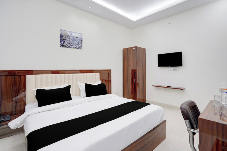 Room 2, Collection O Subedarganj Railway Station, Kaushambi
