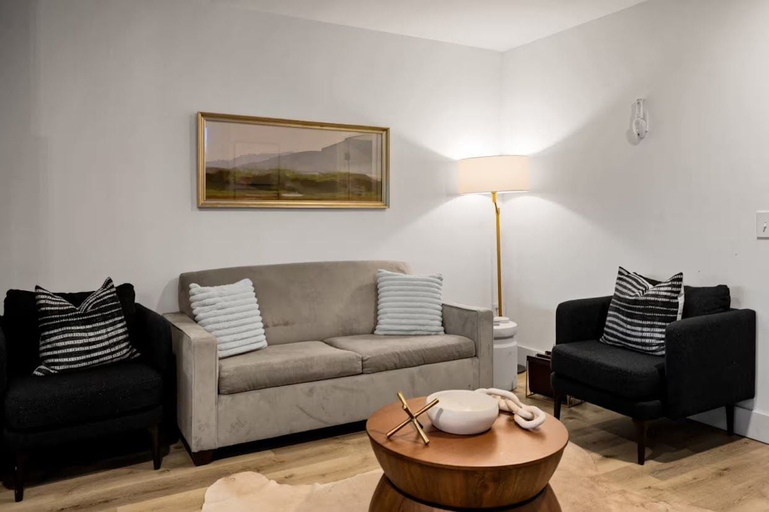 Living area 2, The Resort at Dollys, Sevier