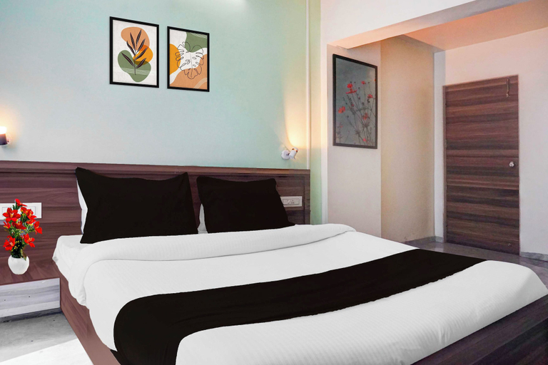 Room 4, Townhouse Oak Ambegaon Road Katraj, Pune
