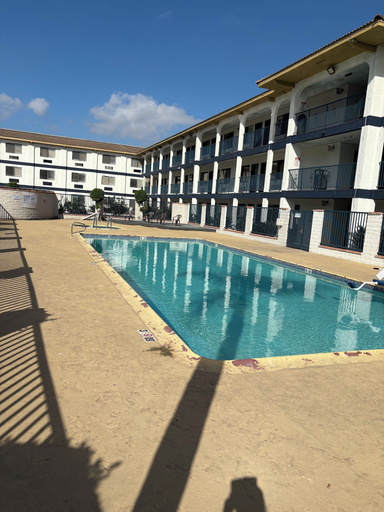 Pool, HOTEL MAYA, Los Angeles
