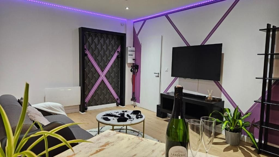 Living area 4, Diamond'Suite Loveroom & Spa44, Loire-Atlantique