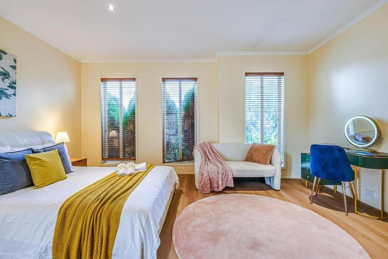 Room 3, StayAU Spacious Home w/BBQ Pet-friendly, Melbourne