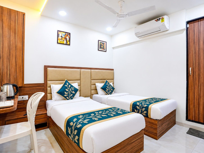 Room 2, HOTEL SHAHI PALACE, Mumbai Suburban