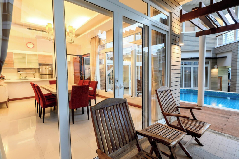 Outdoor dining, Modern 2BR Beachside Pool Villa (BA2), Sattahip