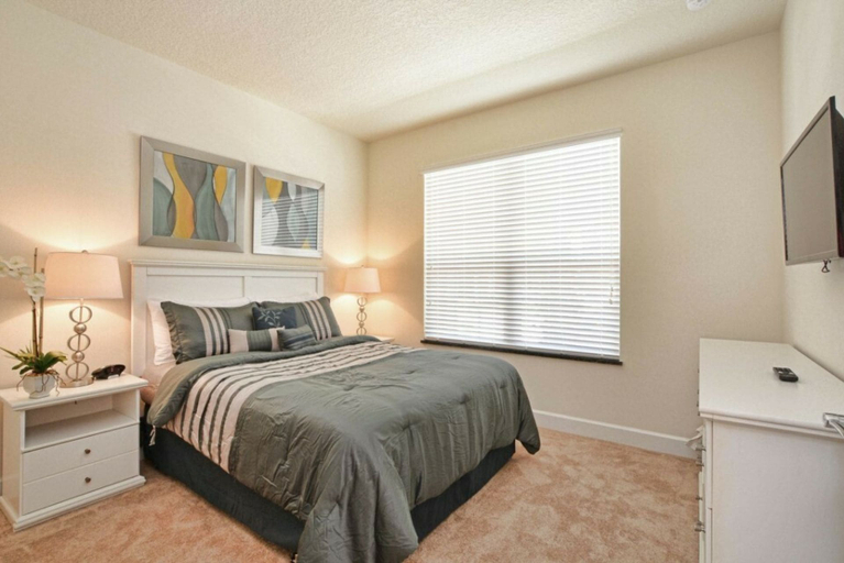 Room 4, 3BR Townhouse Near Disney Private Pool, Lake
