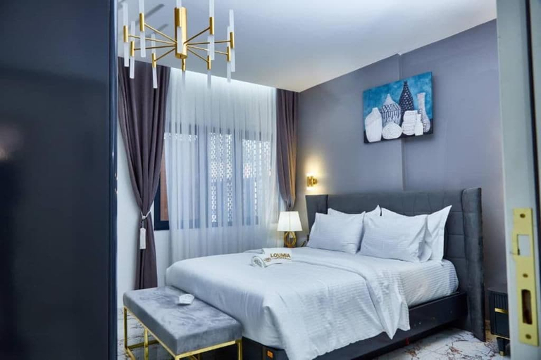 Room 4, LOUMIA PREMIUM Bastos, Mfoundi