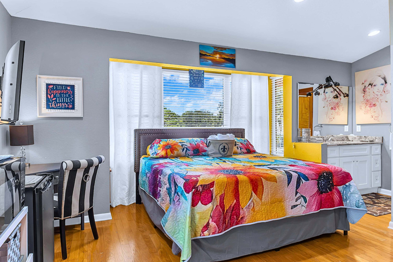 Interior 5, Lakeside Retreat With Lake View, Pool & Terrace, Orange