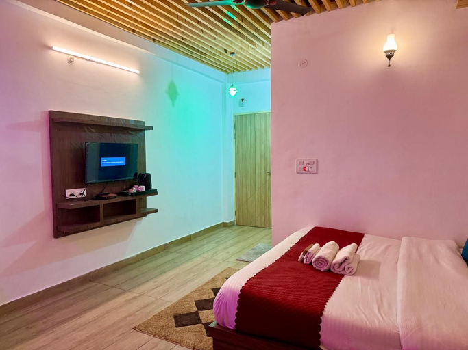 Room 3, Mid Hills, Solan