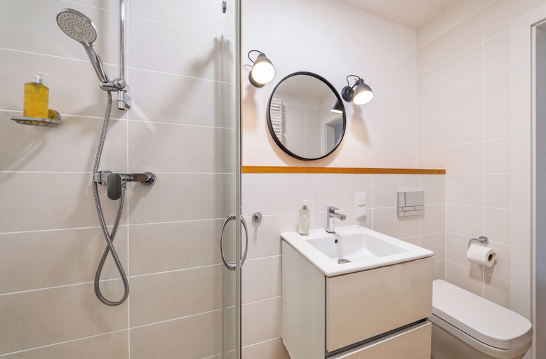 Bathroom 2, RentPlanet - Apartamenty Zwierzyniecka, Poznań City