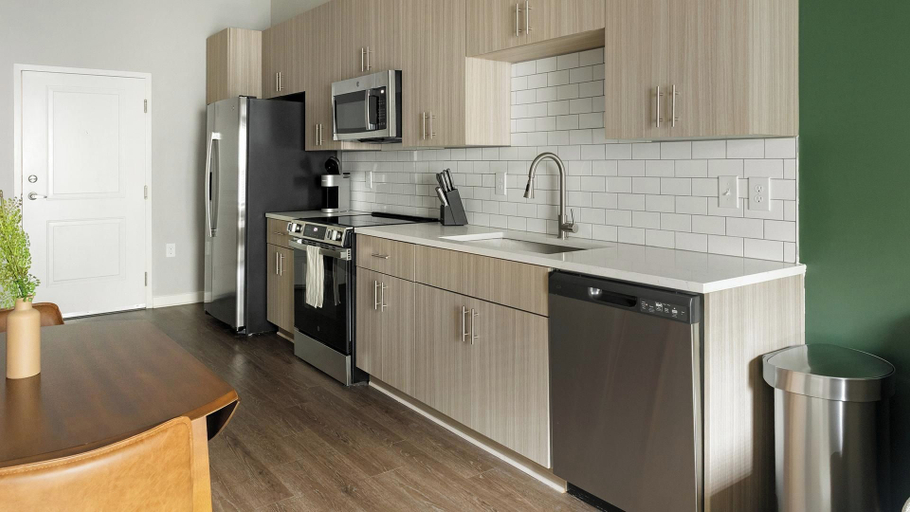 Interior 5, Landing Stylish 1bd, Clubhouse, Gym, Wake