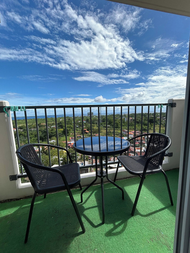Outdoor dining 2, Budget Friendly-seaview w Balcony Near Airport, Lapu-Lapu City