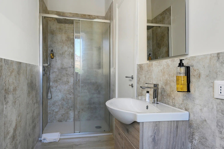 Bathroom 5, Sikania agri relais, Palermo