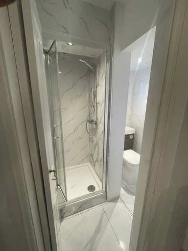 Bathroom 2, Cozy Cannock Retreat - 3 Bedroom 2 Bathroom, Staffordshire
