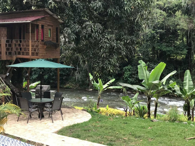 Outdoor dining, Michelle s Village River in Front of Paradise, Jarabacoa