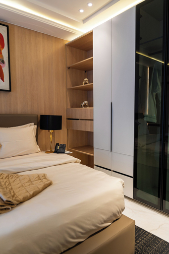Room 3, 1 Arena Loft by LVG, Eti-Osa