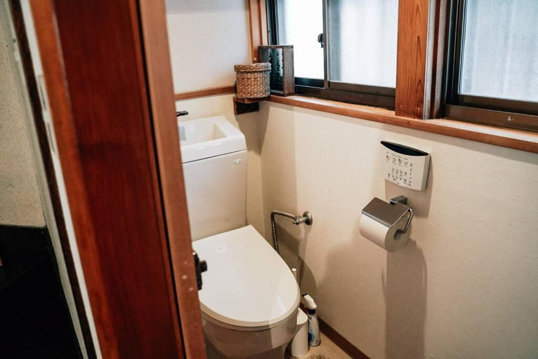 Bathroom 5, Tipy records inn hanare, Odawara