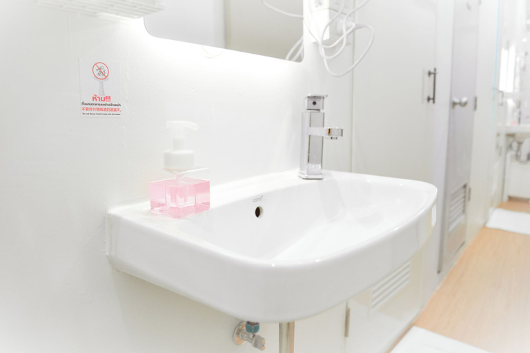 Bathroom 3, OWNLY CAPSULE HOTEL, Samphantawong