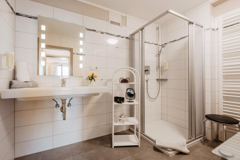 Bathroom, Im Gewolbe, Passau