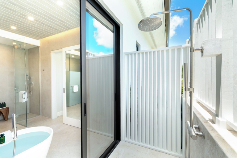 Bathroom 2, Serenità