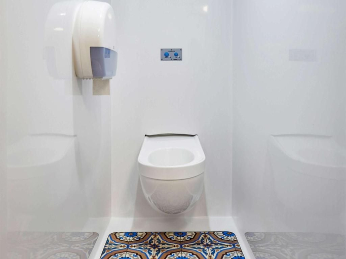 Bathroom 5, hotelF1 Poitiers Nord Futuroscope, Vienne