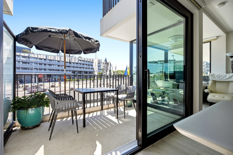 Balcony 5, Station Square Stay for 4, West-Vlaanderen