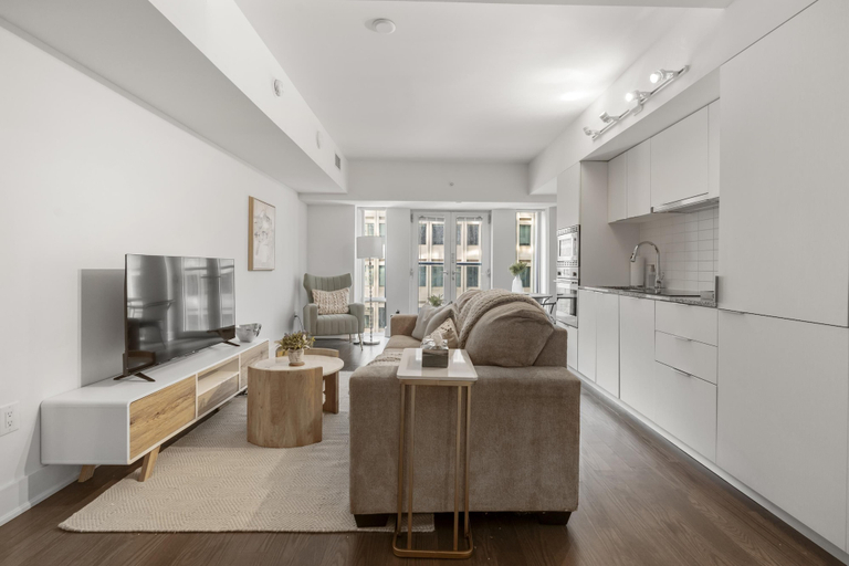 Living area 5, The Bay Residences, Toronto