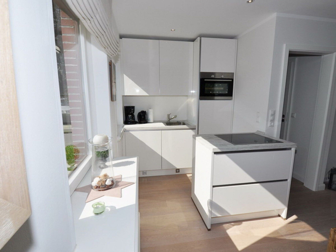 Private kitchen 4, Holiday Apartment With 1 Bedroom, Nordfriesland