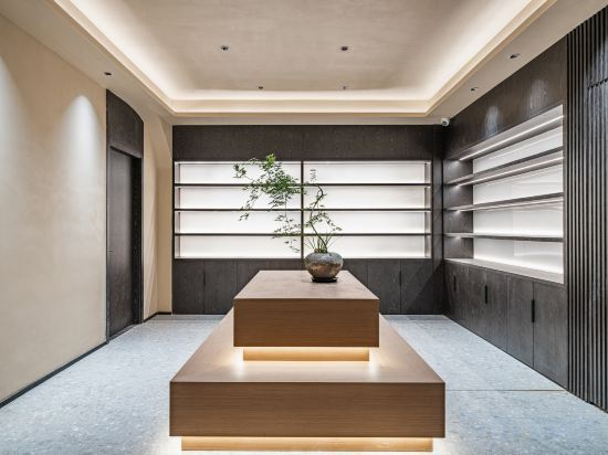 Hotel Interior/Public Areas