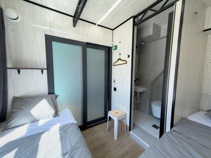 Room 5, Almorada Cabins, Valencia