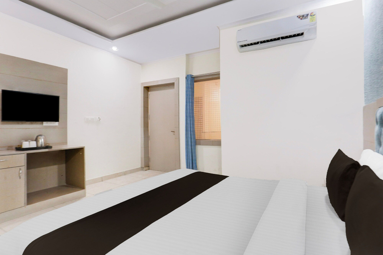 Room 2, Hotel O Heera Nagar Formerly Cosy stay, Nainital