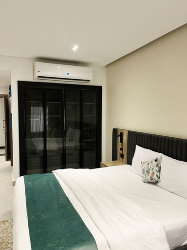 Room 4, Amazing Deal at Elevens by Spacey #31, Al-Ma'adi