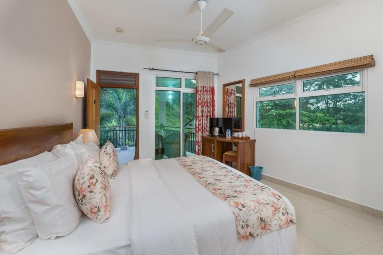 Room 5, Hotel TravllersNest Kandy, K.F.G. & G. Korale