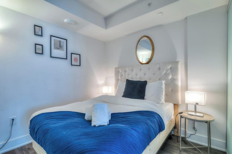 Room 3, Chic Suites in Downtown Toronto, Toronto